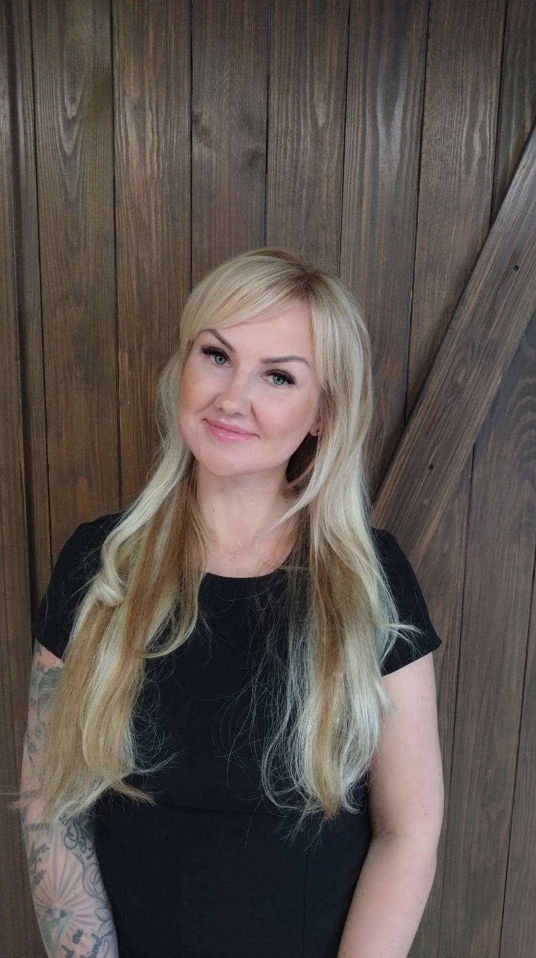 KAUNEUSHOITOLA PLACE: Sarah Paasikivi kosmetologi, ripsiteknikko, kynsitaiteilija 